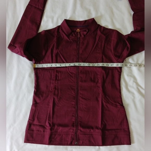 Natural Uniforms Modern Fit Burgundy Scrub Jacket Size Small - Picture 7 of 9